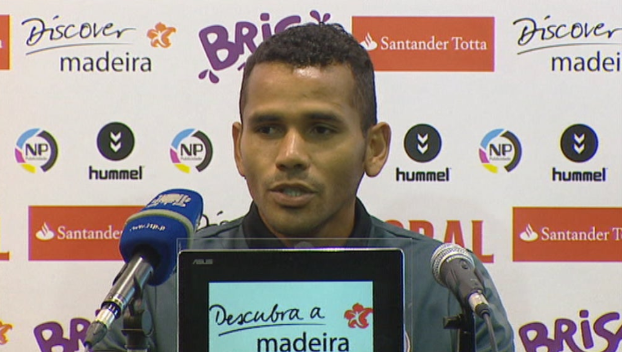 Futebol: treino do Nacional