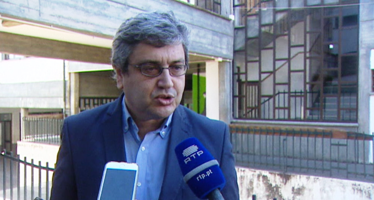 Paulo Barreto visita a escola Gonçalves Zarco