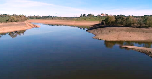 Barragens com pouca água