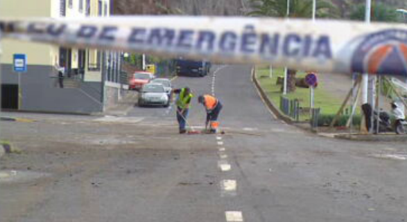 Derrocada na marginal da Calheta