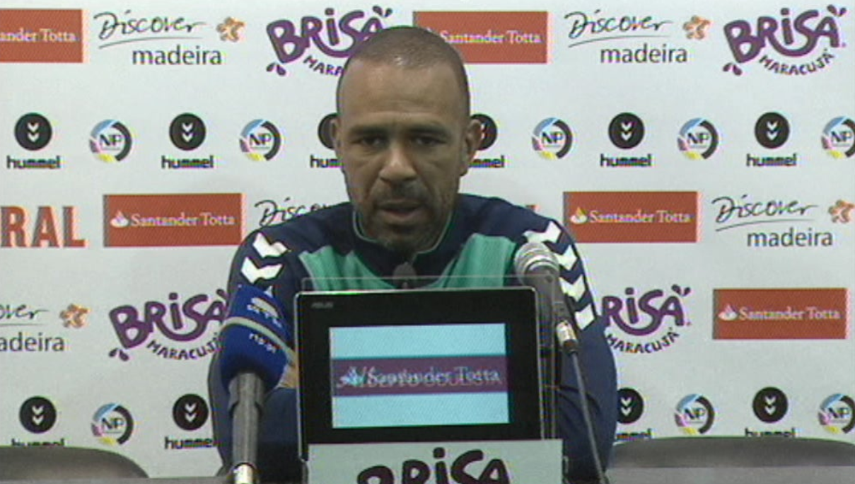 Futebol: treino do Nacional