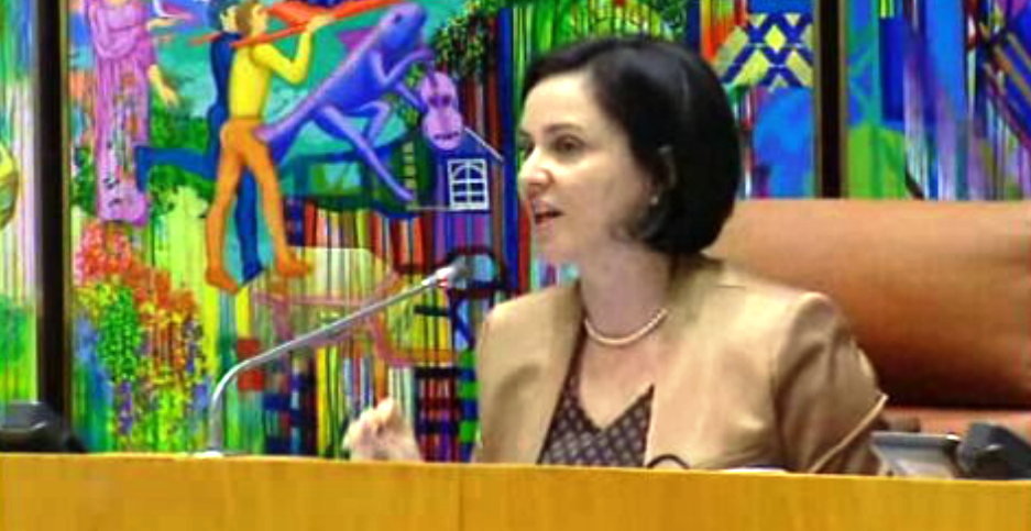 Adiamento do plenário da Assembleia Legislativa Regional