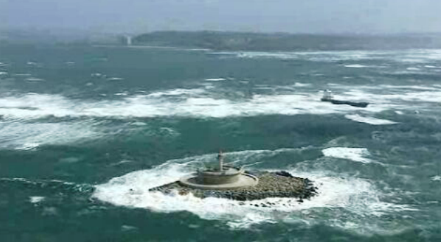 Navio encalhado no Tejo