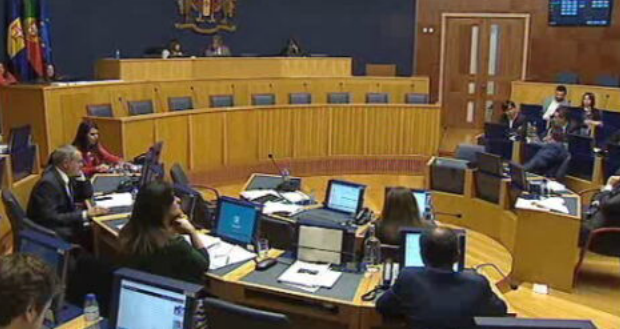 Voto de protesto a Paulo Cafôfo