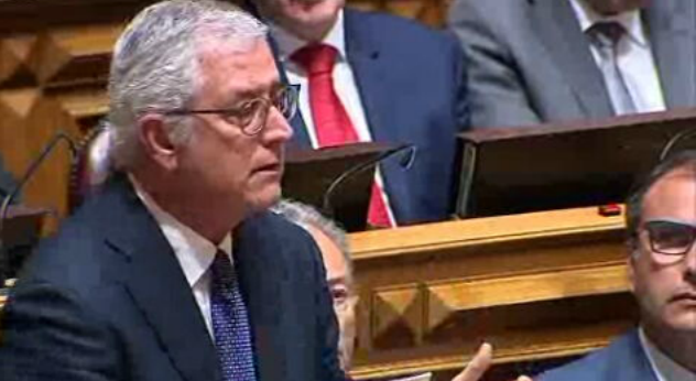 Estreia de Fernando Negrão