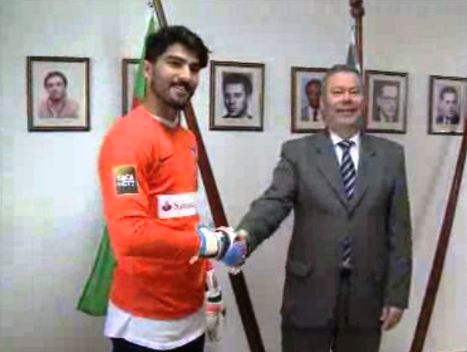 Futebol: Amir Abedzadeh novo jogador do Marítimo