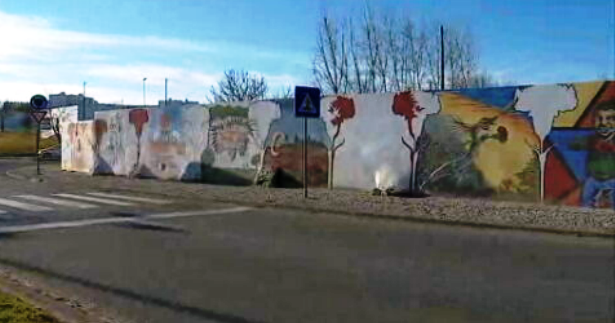 Mural 25 de Abril vandalizado