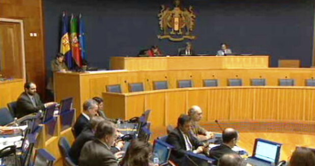 Voto de protesto contra António Costa