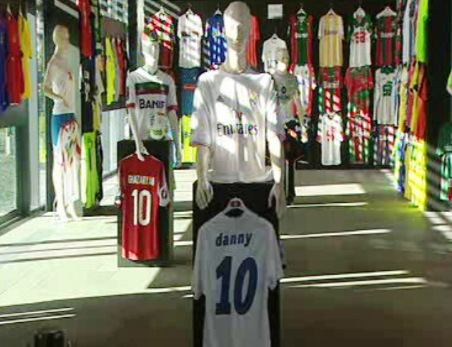 Exposição de camisolas de futebol