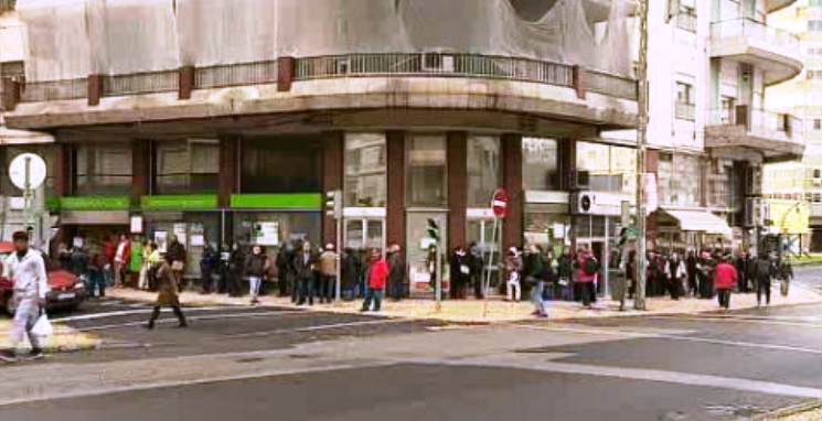 Filas no Centro Nacional de Pensões