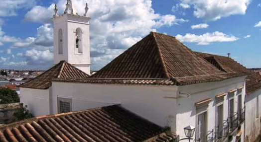 “Telhados de tesouro” em Tavira e Faro