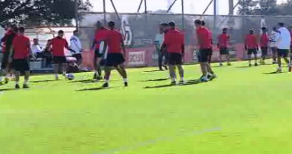 Futebol: Treino do Benfica