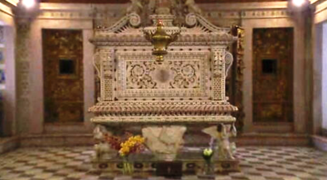 Túmulo da princesa Santa Joana