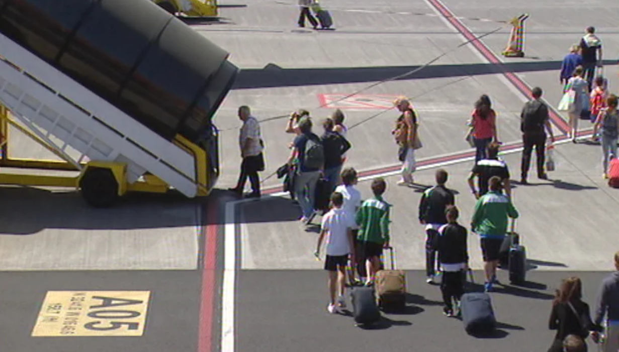 Vento desvia aviões do aeroporto