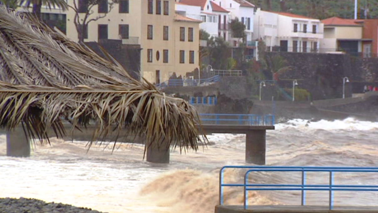 Madeira sob aviso laranja