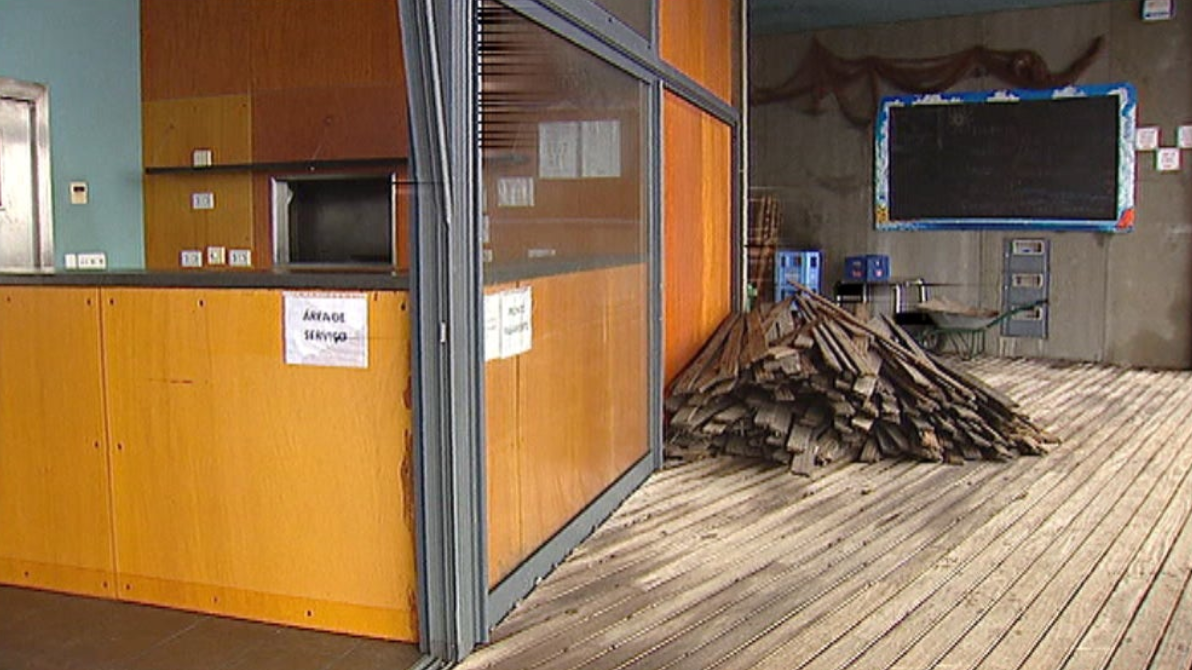 Prejuízos na praia do Garajau