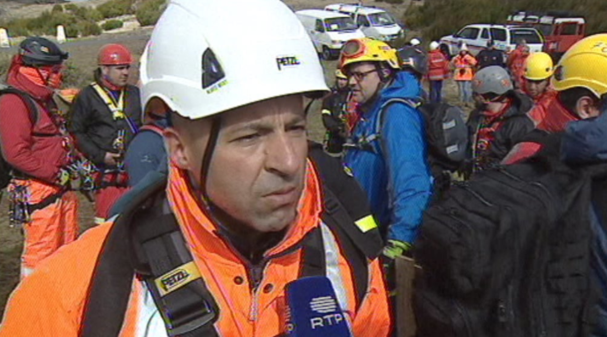 Encontro de especialistas em resgate de montanha