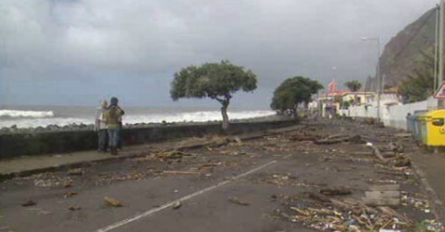 Proteção Civil faz briefing aos danos do temporal na Madeira