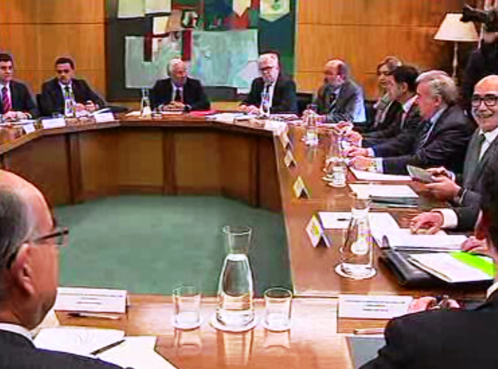 Governo aposta na Descentralização