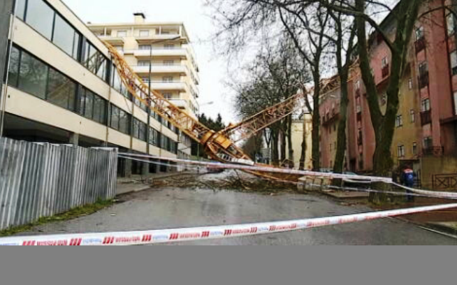 Queda de grua na Guarda