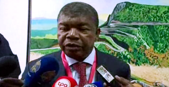 José Eduardo dos Santos não concorre a novo mandato