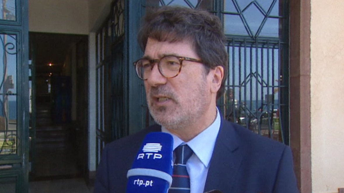 Visita ao tribunal da Ponta do Sol