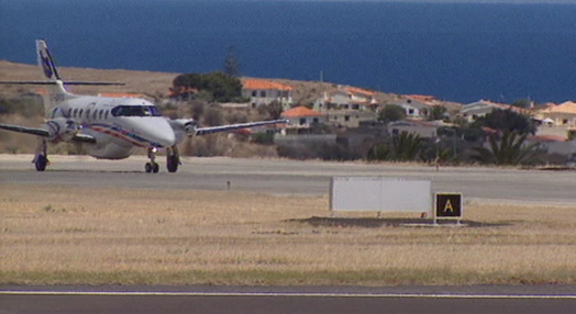 Ligação aérea entre Porto Santo e a Madeira