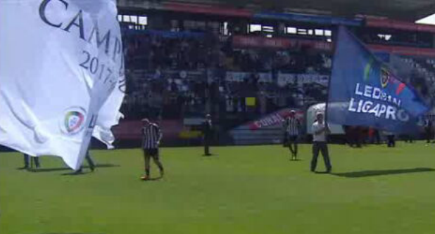 Futebol: Nacional recebe a Taça de Campeão