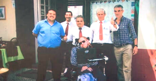 Recordação das visitas à Madeira do cientista Stephen Hawking
