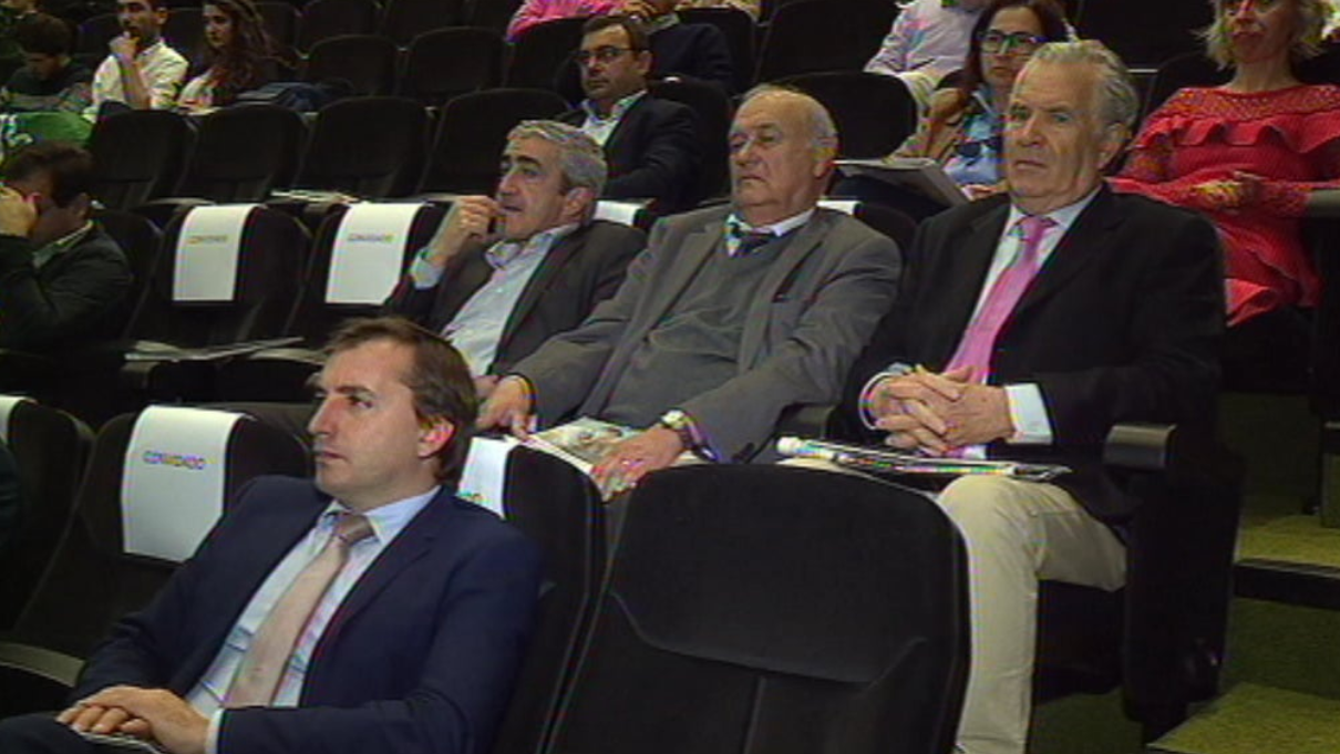 Fórum sobre o papel do aeroporto de Porto Santo