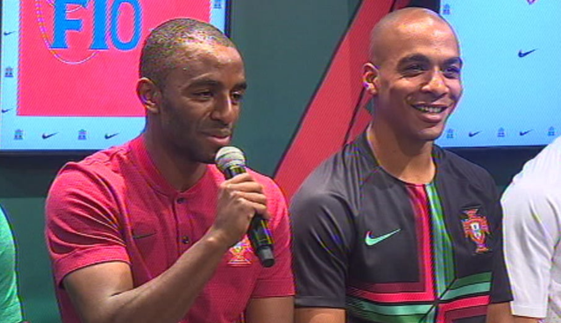 Jogadores da Seleção Nacional em sessão publicitária