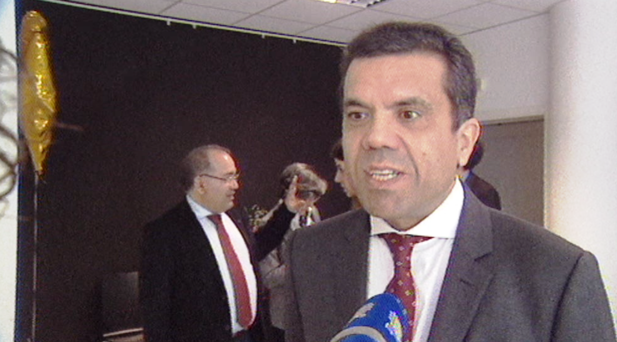 Protocolo entre o Sindicato dos Professores e Universidade Aberta