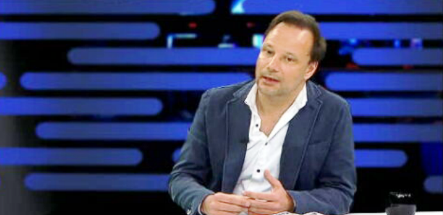 Entrevista a Miguel Ricou