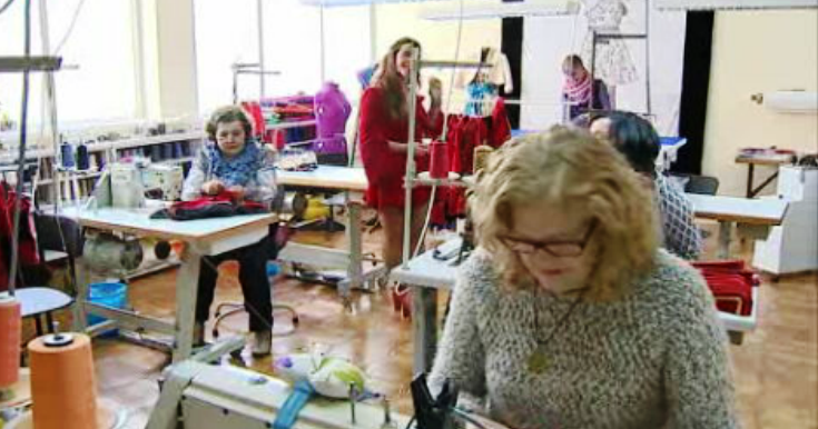 Procura de costureiras no Carnaval