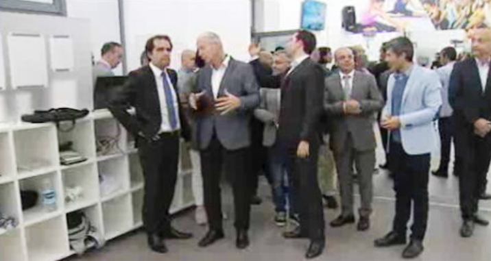 Miguel Albuquerque inaugura ginásio