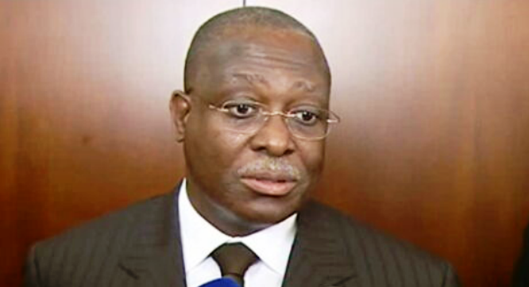 Manuel Vicente acusado na “Operação Fizz”