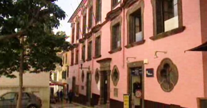 Tribunal da Madeira na Praça do Carmo