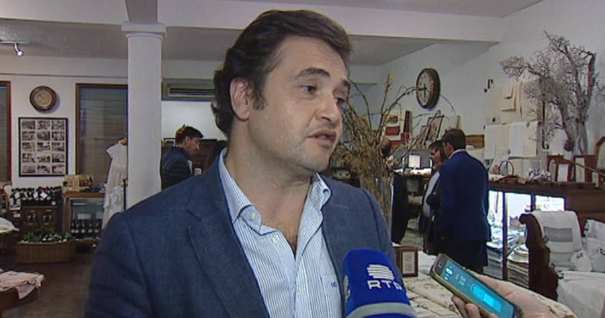 PSD visita empresa de bordados da Madeira