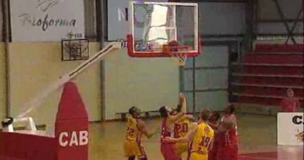 Equipa do CAB Madeira retida em Lisboa