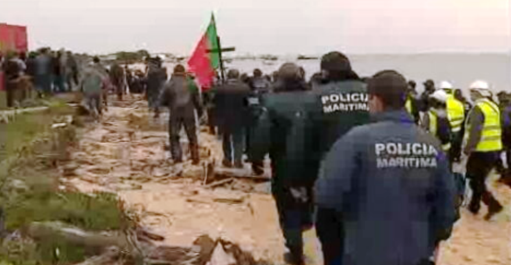 Demolições na Ria Formosa
