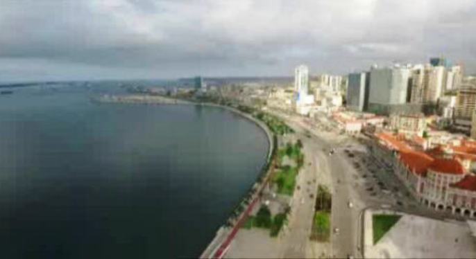 Adiada visita a Angola de Francisca Van Dunem