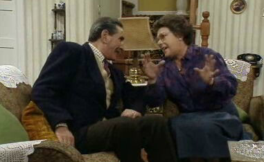 Quem Não Sai Aos Seus