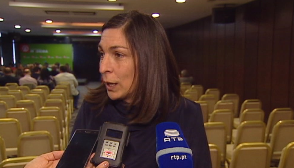 Ana Catarina Mendes apresenta moção “Geração 20-30”