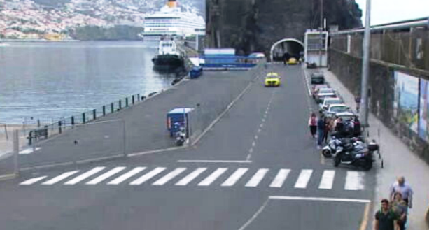 Ligação marítima entre a Madeira e o continente
