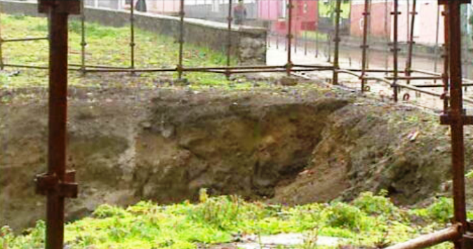 Derrocada na freguesia das Calhetas