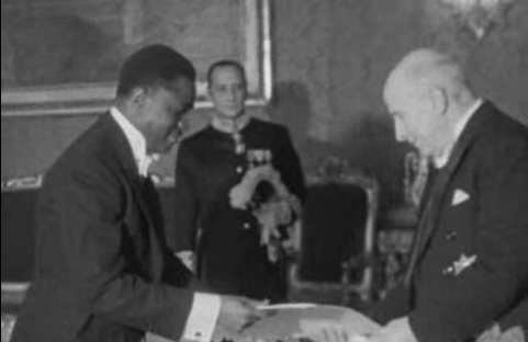 Américo Tomás recebe as credenciais de Katenga Kaunda