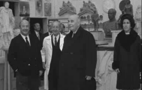 Visita de Américo Tomás ao atelier de Leopoldo de Almeida