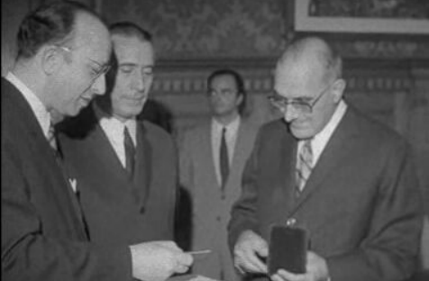 Marcelo Caetano recebe Liceu Literário Português do Rio de Janeiro