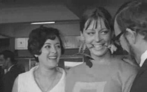 Chegada de Simone de Oliveira ao Rio de Janeiro