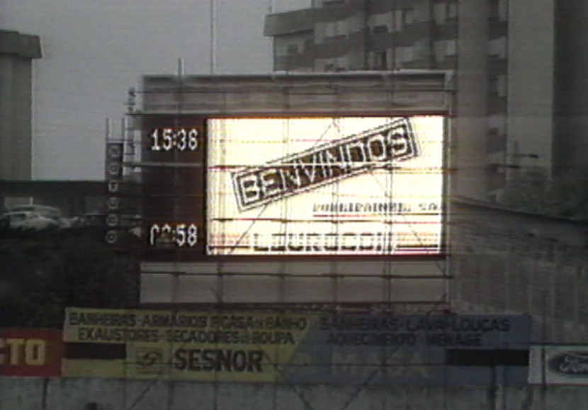 Montagem de painel eletrónico